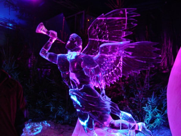 ice-festival angel-1.jpg